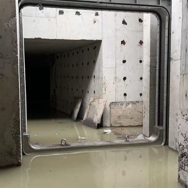 湖北枝江現(xiàn)場(chǎng)液動(dòng)下開式堰門