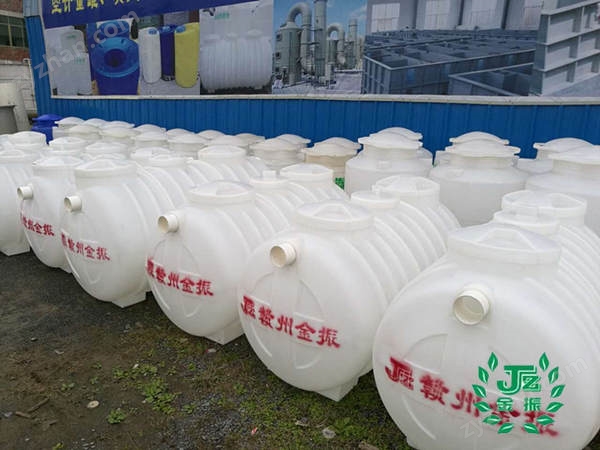 金振PE臥式儲罐1