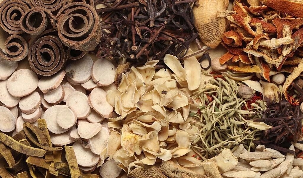 中藥超微粉碎機(jī)實(shí)現(xiàn)超微破壁粉碎